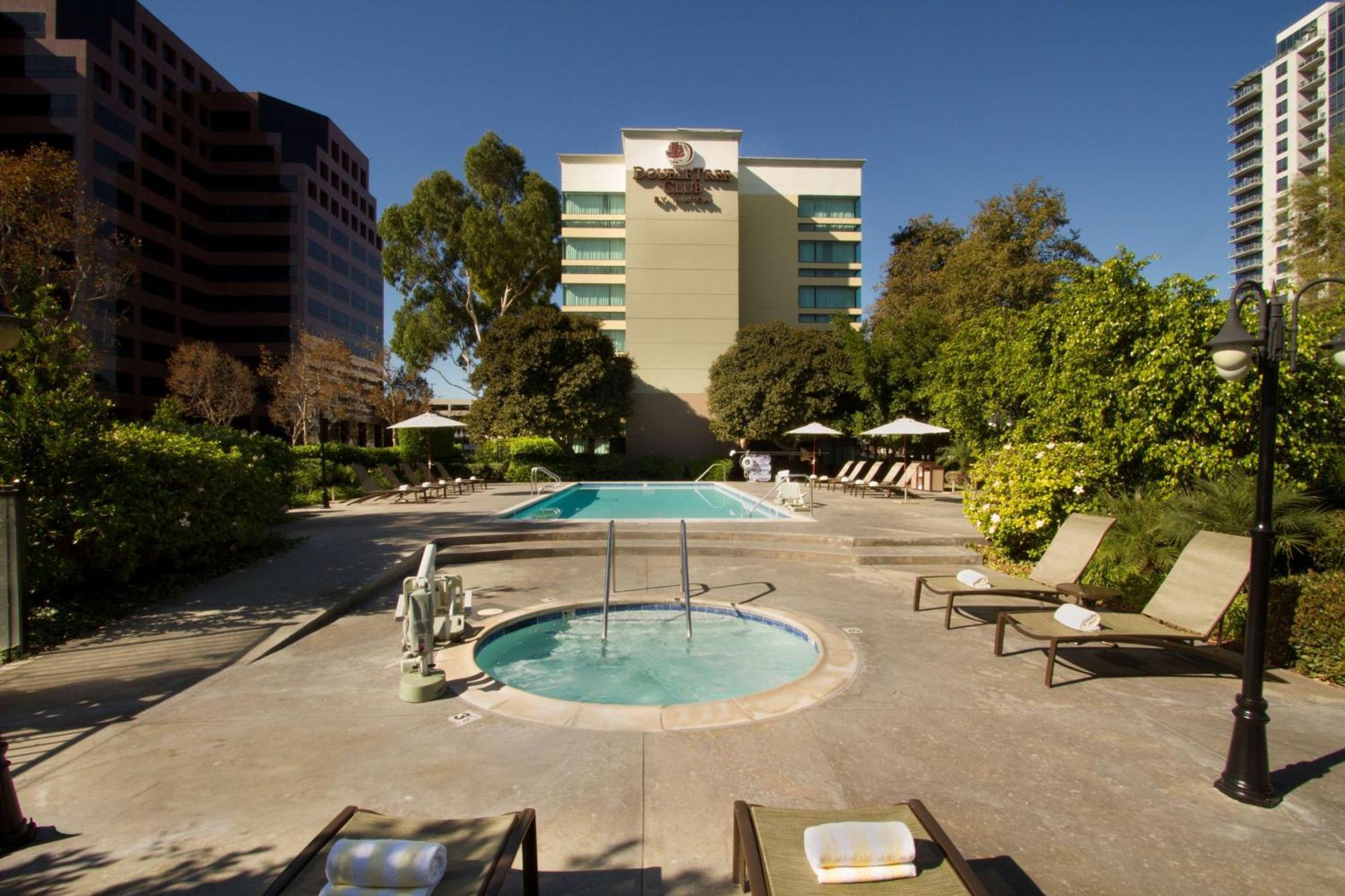 Hotel Doubletree By Hilton Orange County Airport Santa Ana Exterior foto